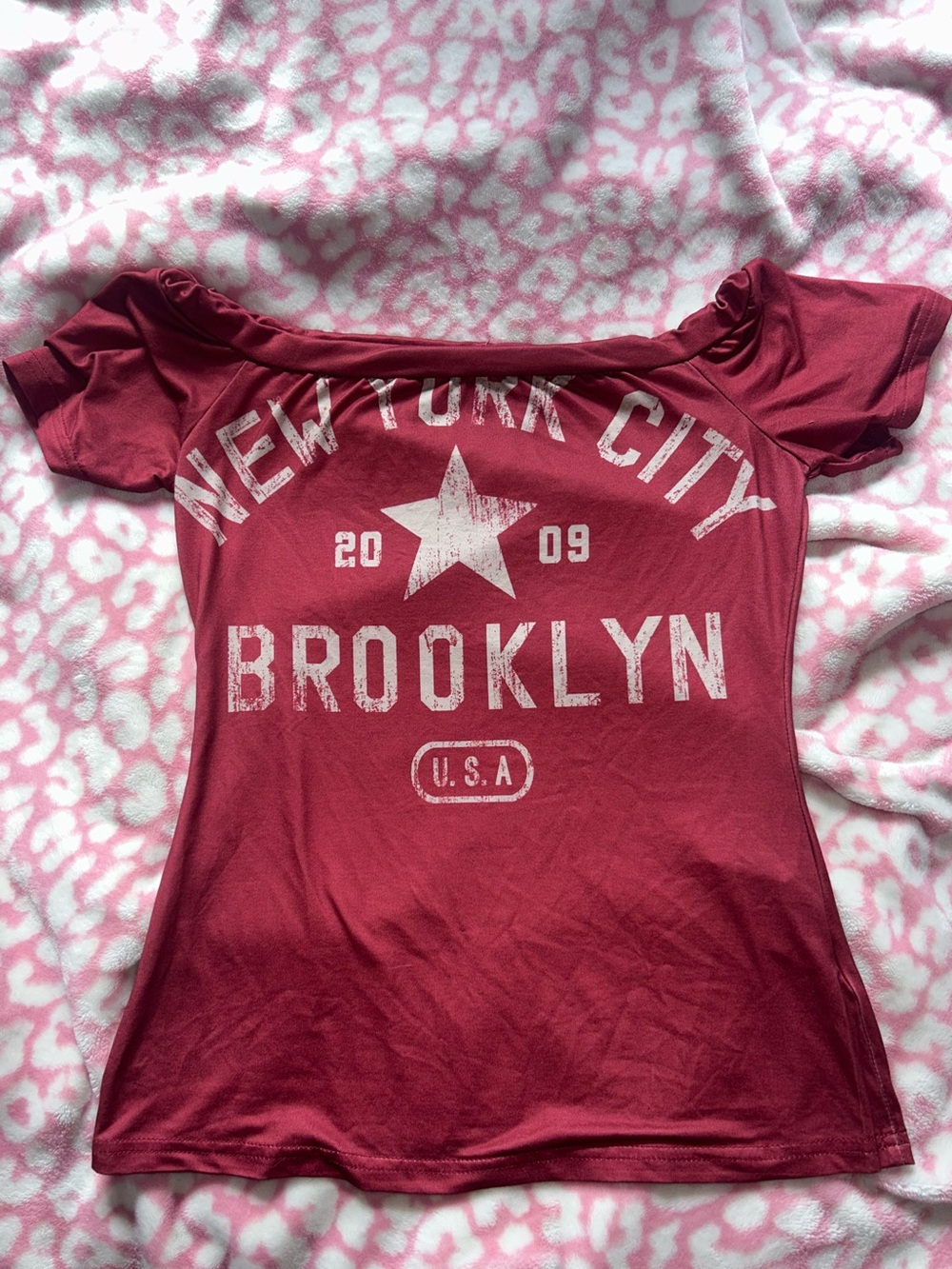 Brooklyn Off-Shoulder Graphic Tee - Burgundy